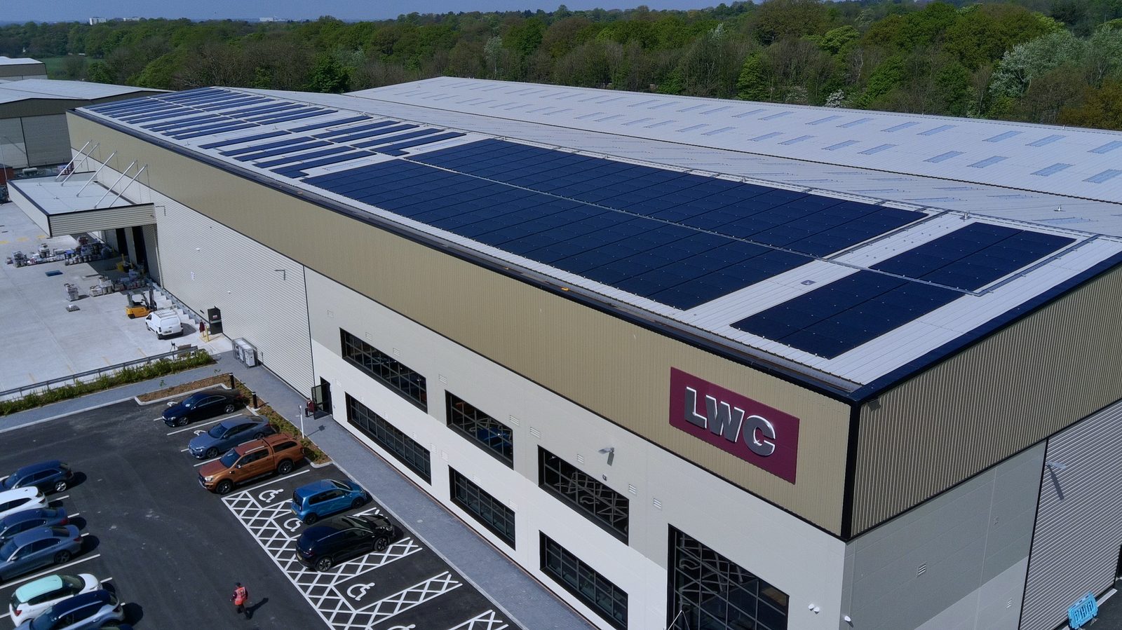 Rooftop solar across a national drinks distribution depot installed by Novalux